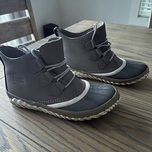 Sorel boots - Out N About